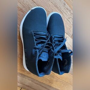 NoBull training shoes. Never worn .size 7.5 Navy blue.